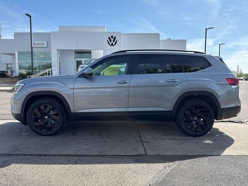 2025 Volkswagen Atlas 2.0T SE