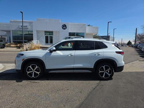 Pure White 2026 Volkswagen Tiguan 2.0T SE