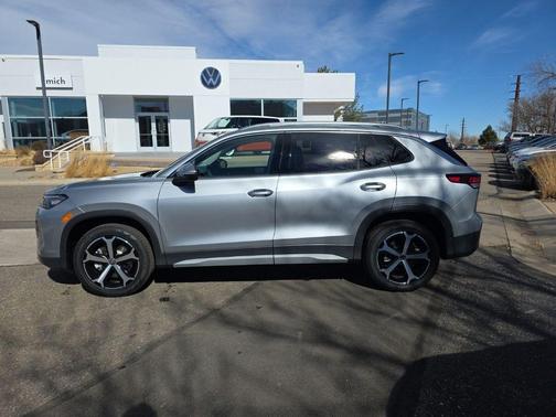 Pyrite Silver Metallic 2026 Volkswagen Tiguan 2.0T SE