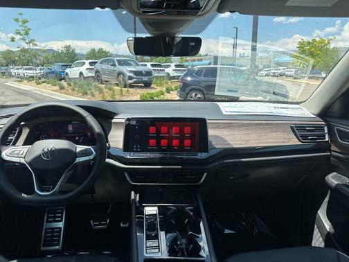 2025 Volkswagen Atlas 2.0T SEL Premium R-Line