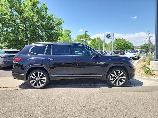 2022 Volkswagen Atlas 3.6L SEL Premium R-Line