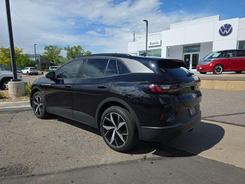 Deep Black Pearl Effect 2023 Volkswagen ID.4 Pro S
