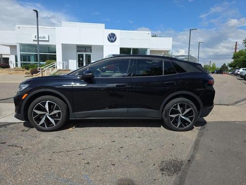 Deep Black Pearl Effect 2023 Volkswagen ID.4 Pro S