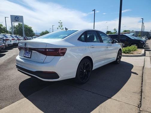 2025 Volkswagen Jetta 1.5T SE