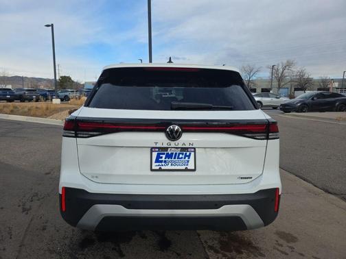 Pure White 2026 Volkswagen Tiguan 2.0T SE