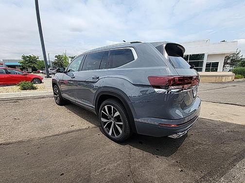 2025 Volkswagen Atlas 2.0T SEL Premium R-Line