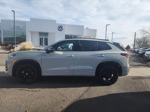 2025 Volkswagen Tiguan 2.0T SE R-Line Black