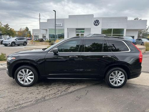 2018 Volvo XC90 T6 Momentum