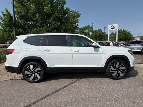 2025 Volkswagen Atlas 2.0T SE