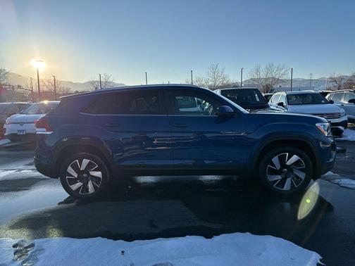 2025 Volkswagen Atlas Cross Sport 2.0T SE w/Technology