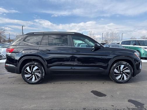 2025 Volkswagen Atlas 2.0T SE
