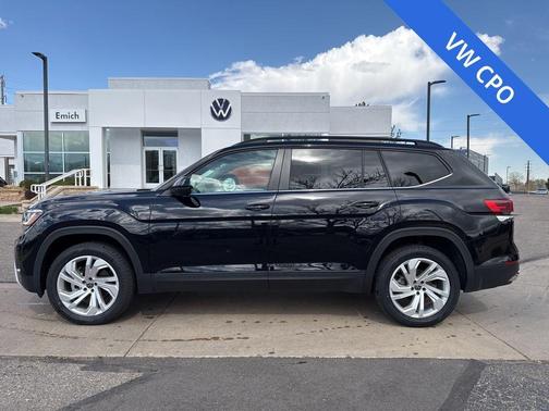 Deep Black Pearl Effect 2023 Volkswagen Atlas 3.6L SE w/Technology