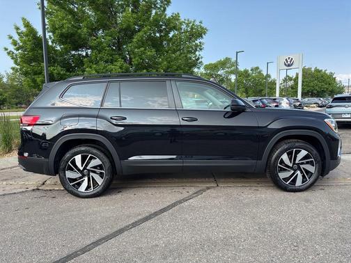 2025 Volkswagen Atlas 2.0T SE