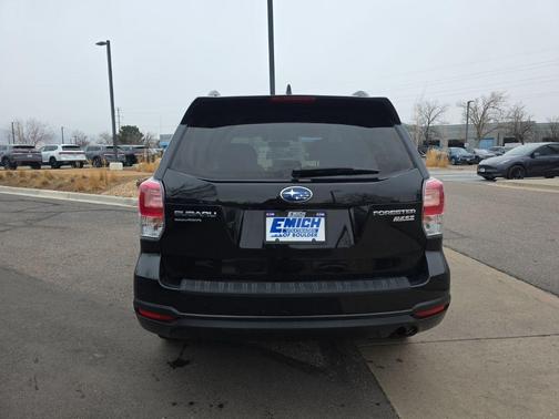 Crystal Black Silica 2017 Subaru Forester 2.5i Premium