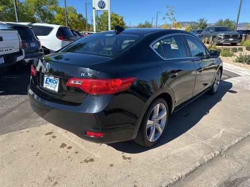 2013 Acura ILX 2.0L w/Premium Package