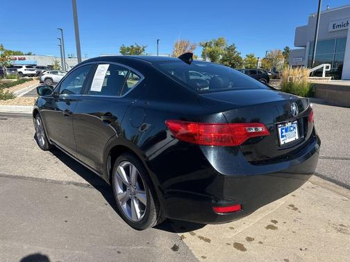 2013 Acura ILX 2.0L w/Premium Package