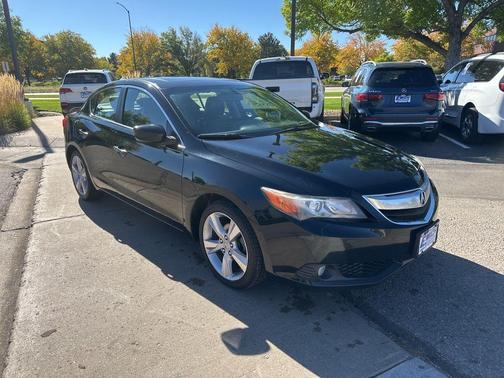 2013 Acura ILX 2.0L w/Premium Package