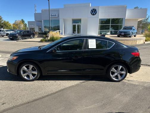 2013 Acura ILX 2.0L w/Premium Package