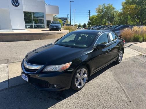 2013 Acura ILX 2.0L w/Premium Package