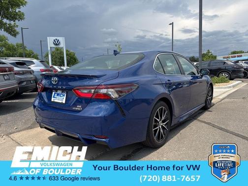 2024 Toyota Camry Hybrid SE