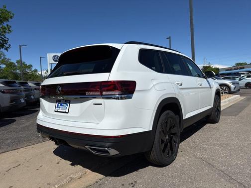 2025 Volkswagen Atlas 2.0T SE