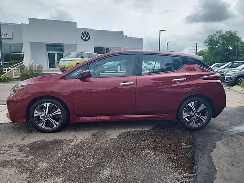 2022 Nissan Leaf SV