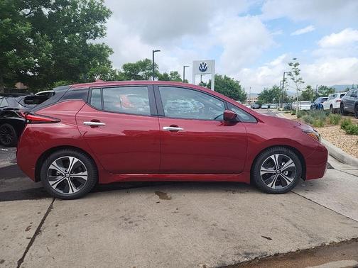 2022 Nissan Leaf SV