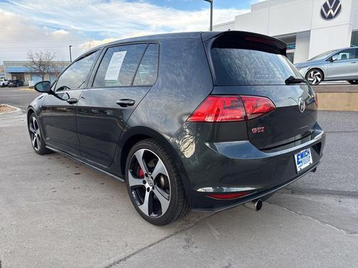 2017 Volkswagen Golf GTI SE 4-Door