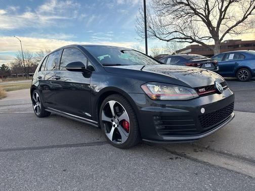 2017 Volkswagen Golf GTI SE 4-Door
