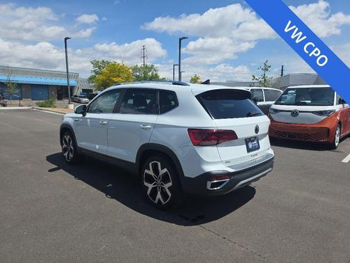 Pure White 2023 Volkswagen Taos 1.5T SEL