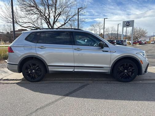 2022 Volkswagen Tiguan 2.0T SE R-Line Black