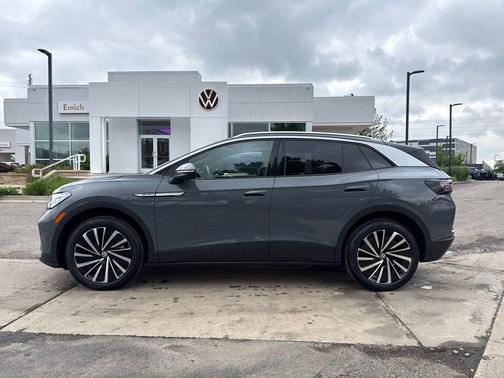 Pure Gray w/ Black Roof 2023 Volkswagen ID.4 Pro S Plus