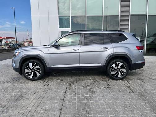 2025 Volkswagen Atlas 2.0T SE
