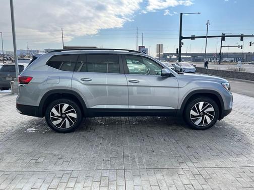 2025 Volkswagen Atlas 2.0T SE
