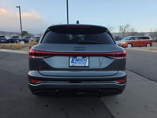 2025 Audi SQ6 e-tron Premium