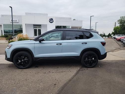 2025 Volkswagen Taos 1.5T SE Black