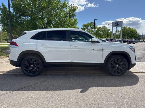 2025 Volkswagen Atlas Cross Sport 2.0T SE w/Technology