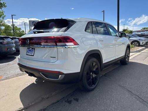 2025 Volkswagen Atlas Cross Sport 2.0T SE w/Technology