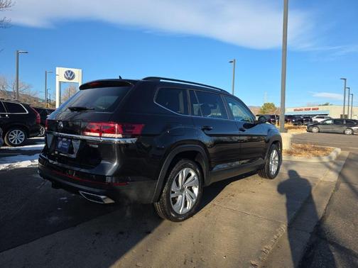 2022 Volkswagen Atlas 3.6L SE w/Technology