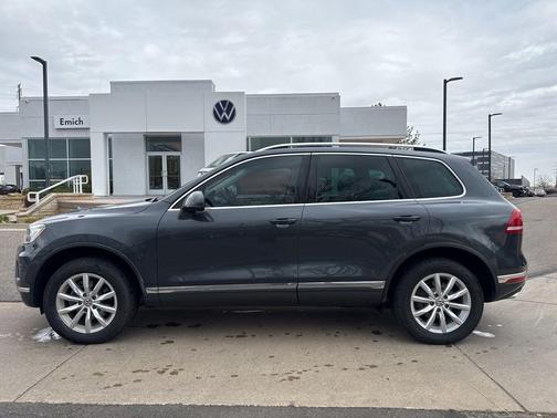 Gray Metallic 2015 Volkswagen Touareg TDI