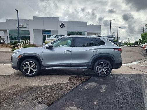 2025 Volkswagen Tiguan 2.0T SE