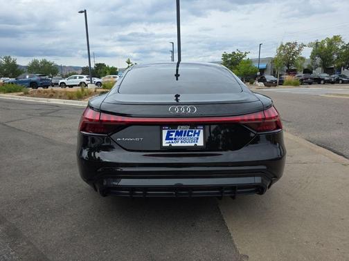Mythos Black Metallic 2023 Audi e-tron GT Premium Plus