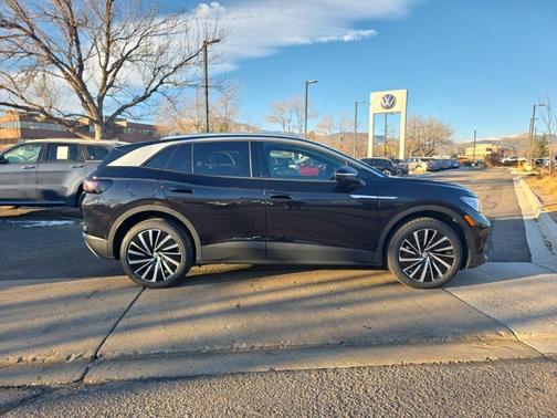 2023 Volkswagen ID.4 Pro S Plus