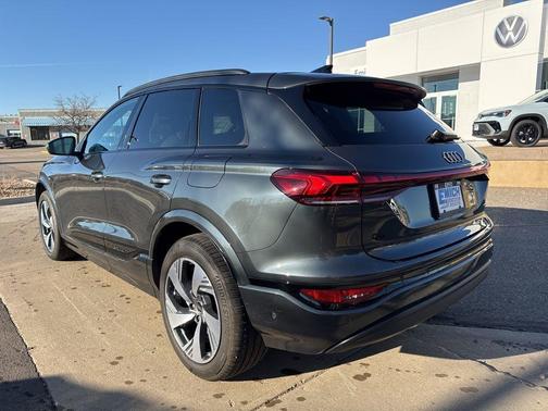 2025 Audi Q6 e-tron Premium