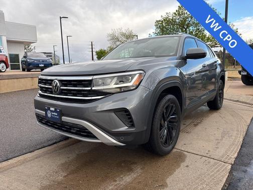 Platinum Gray Metallic 2022 Volkswagen Atlas Cross Sport 2.0T SE w/Technology