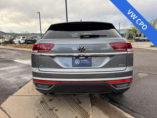 Platinum Gray Metallic 2022 Volkswagen Atlas Cross Sport 2.0T SE w/Technology