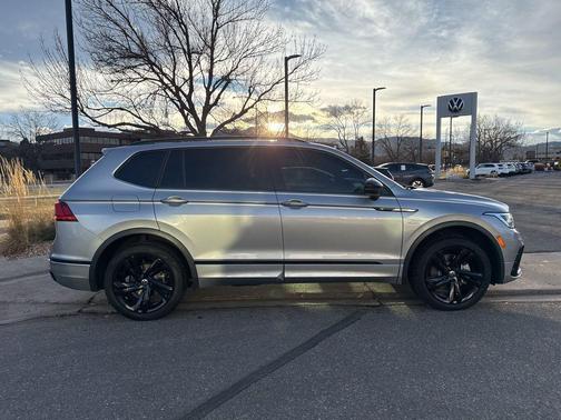 2024 Volkswagen Tiguan 2.0T SE R-Line Black