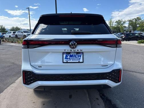 2025 Volkswagen Tiguan 2.0T SE R-Line Black