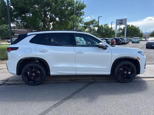 2025 Volkswagen Tiguan 2.0T SE R-Line Black