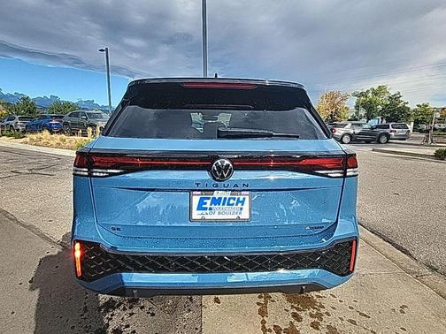 2025 Volkswagen Tiguan 2.0T SE R-Line Black